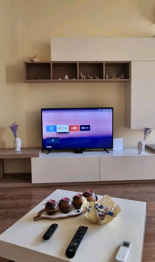New & Great Located Apartment Near Center Tirana Exterior photo
